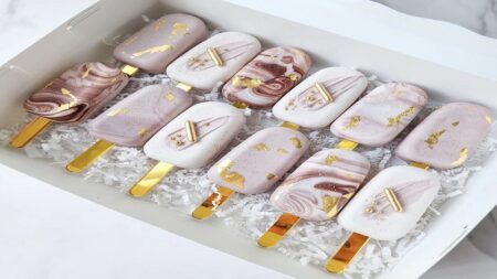 Cakesicles